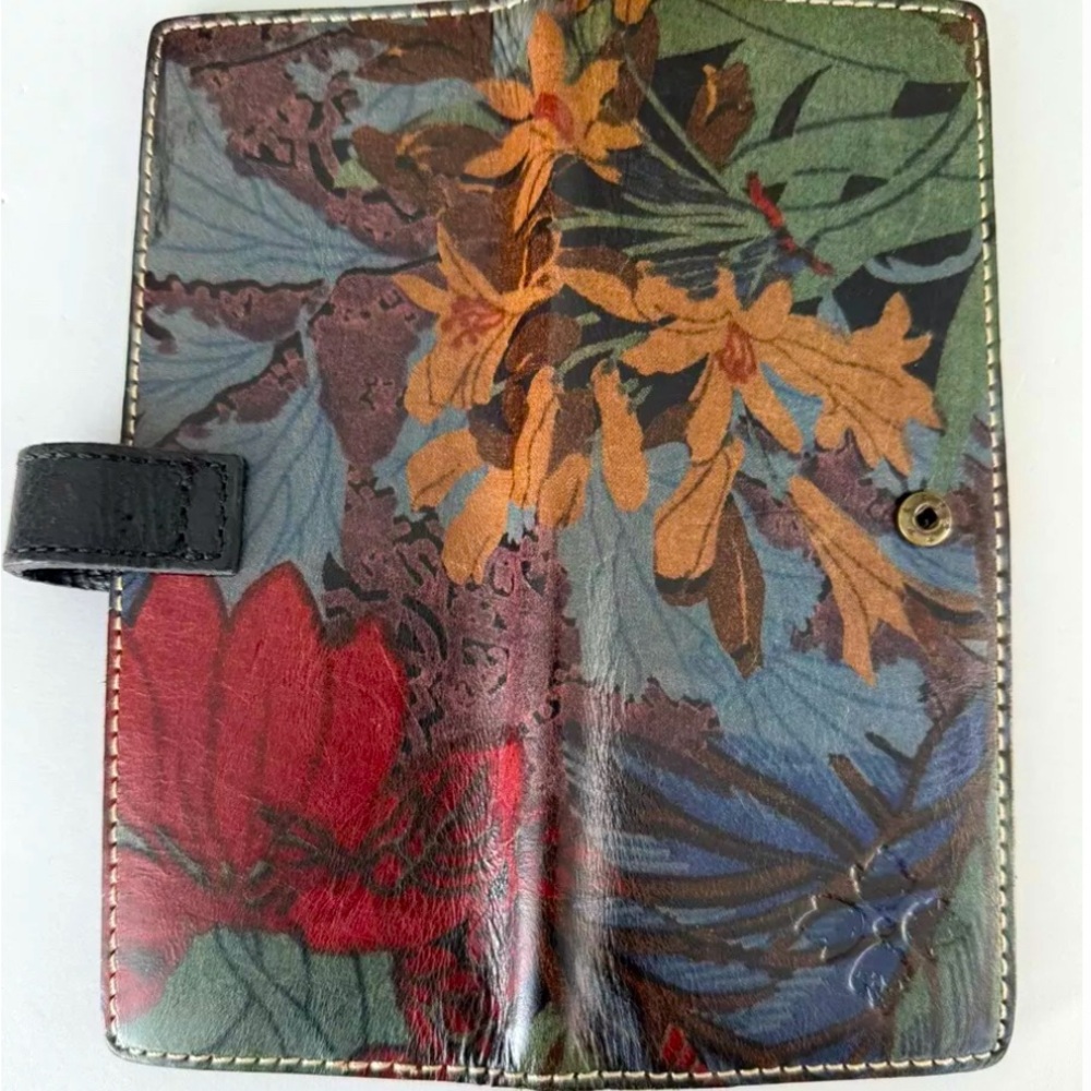This beautiful Blue Forest Patricia Nash card holder wallet!